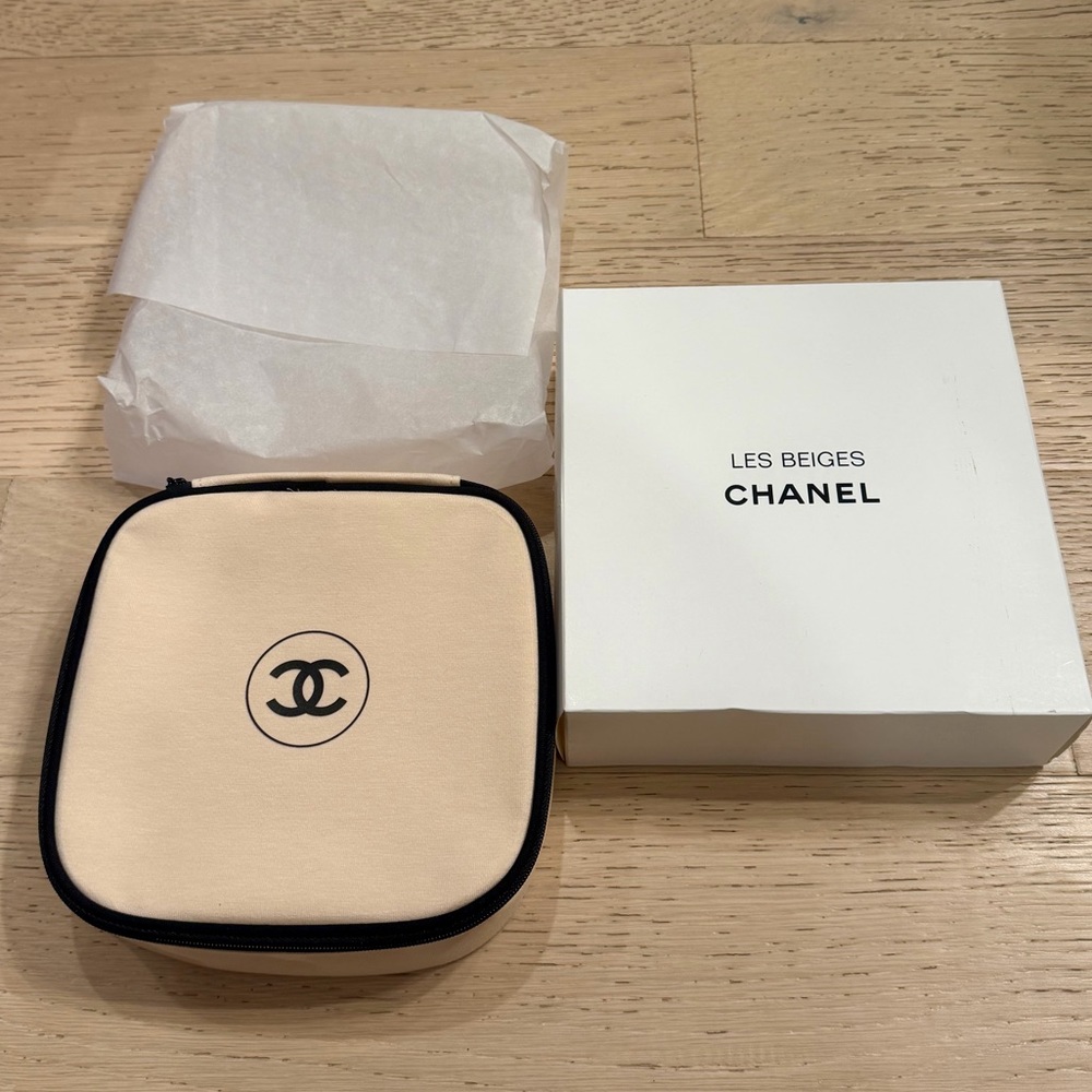 CHANEL Les Beiges Cream Cosmetic Pouch Travel Bag Case (No Box)